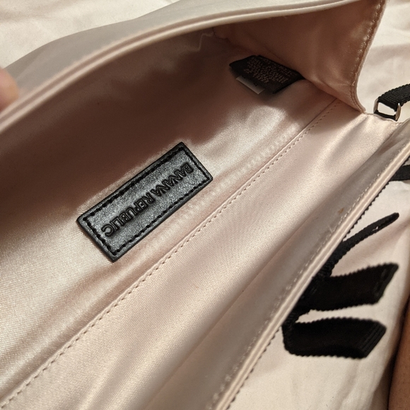 Cream clutch with black ribbon accents, Banana Republic - Picture 4 of 4